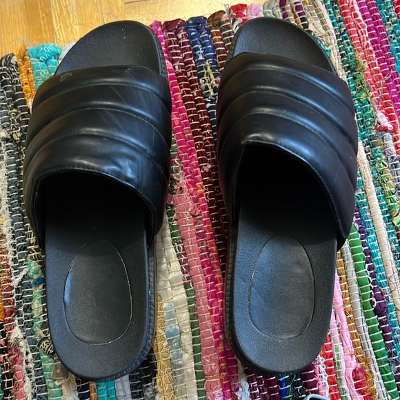 Black platform sandals - Picture 4 of 6